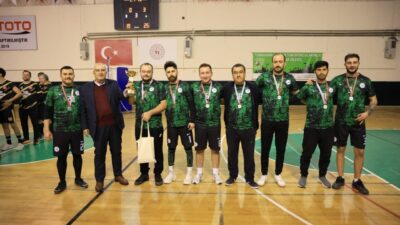 Çameli’de kurumlar ve mahalleler arasında düzenlenen voleybol turnuvasında İlçe Milli