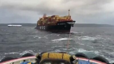 Çanakkale Boğazı’ndan geçen 201 metre uzunluğunda ‘MSC GIANNA III’ konteyner
