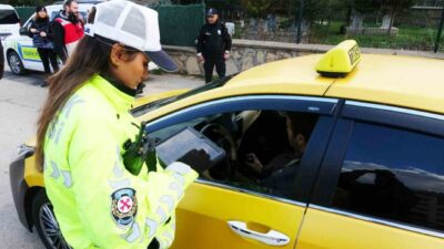 Çanakkale’de emniyet ekiplerince çeşitli noktalarda huzur ve güven uygulamaları gerçekleştirildi.