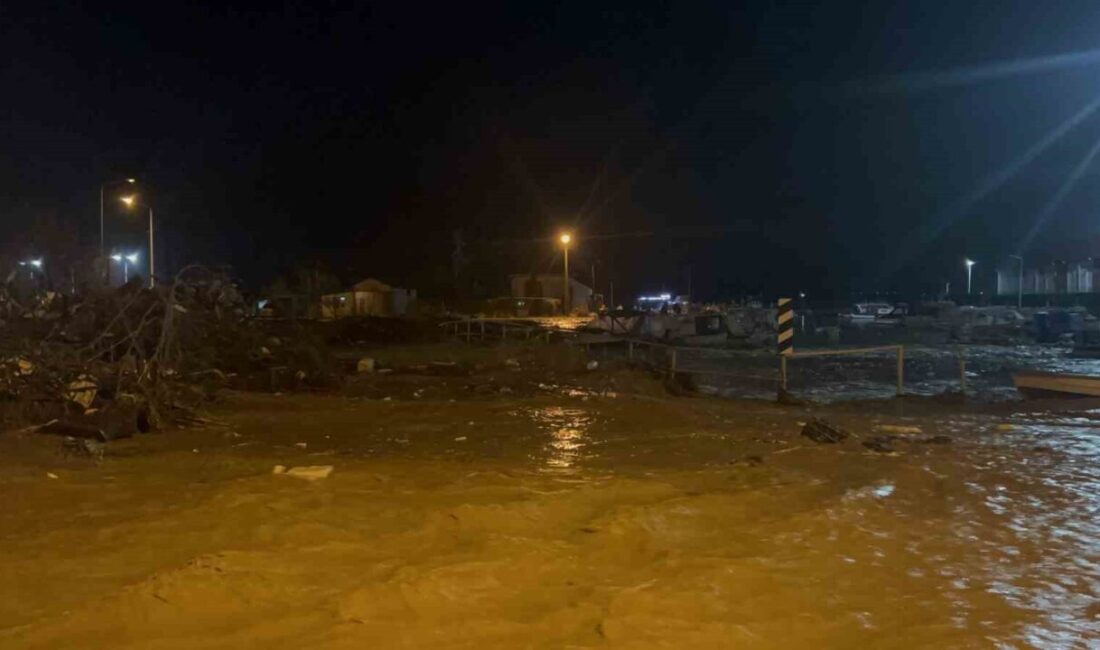 Çanakkale’de sağanak yağış nedeniyle Kepez Çayı taştı. Dardanos ve Güzelyalı