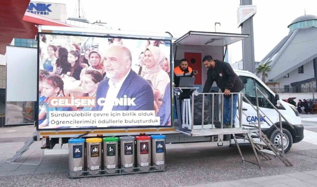 Samsun’un Canik Belediye Başkanı İbrahim Sandıkçı, Canik Sıfır Atık Marketi’nin