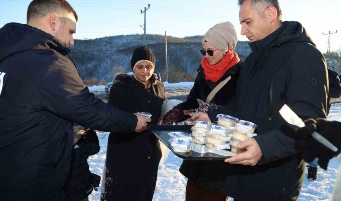 Samsun’un Canik Belediyesi, sürdürdüğü karla mücadele çalışmalarıyla yolları açık tutarken,