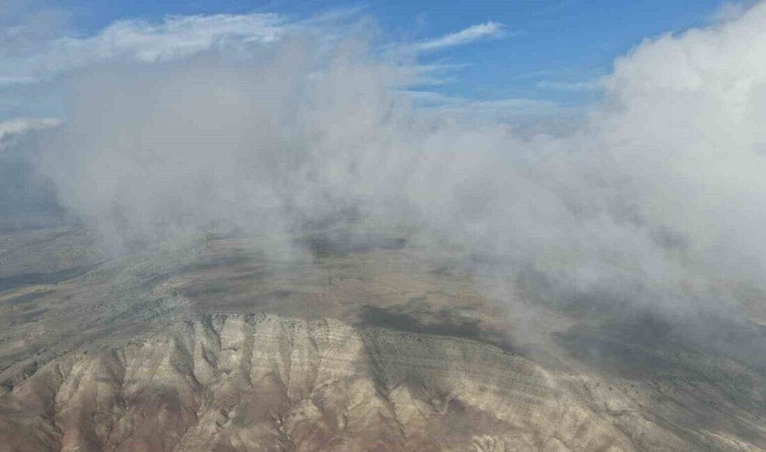 Çankırı’da kent merkezinin üzerini kaplayan sis bulutu havadan görüntülendi. Çankırı’da