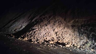 Zonguldak’ın Çaycuma ilçesine bağlı Dereköseler köyünde dün gece saatlerinde toprak