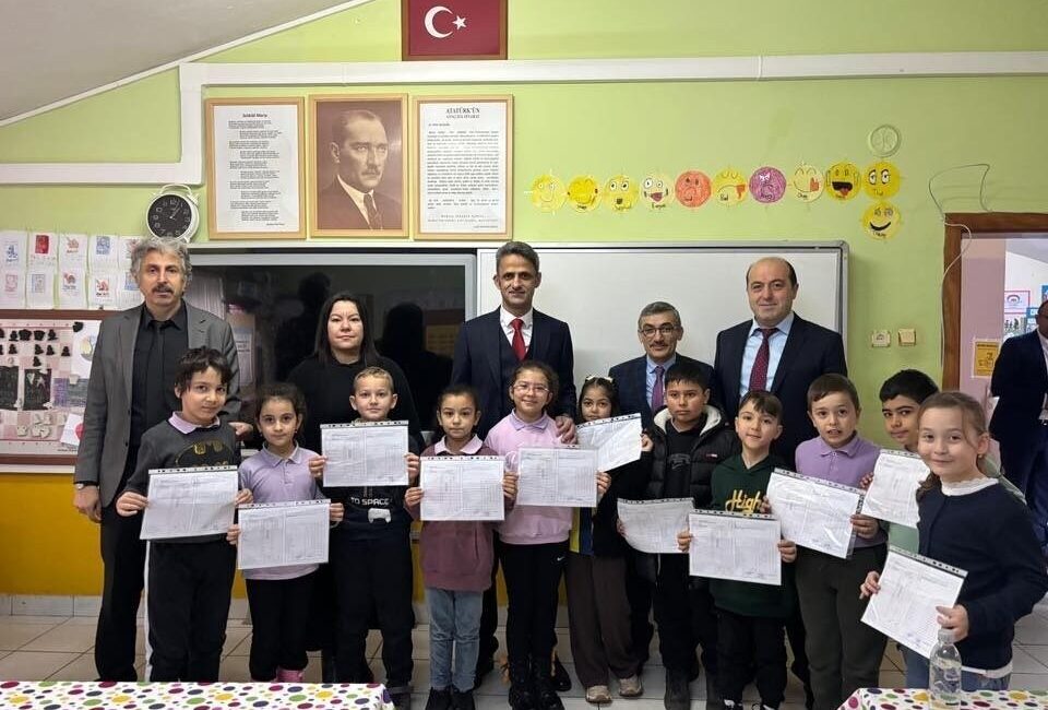 Çaycuma İlçe Kaymakamı Adem Kaya, İlçe Millî Eğitim Müdürü Ayhan