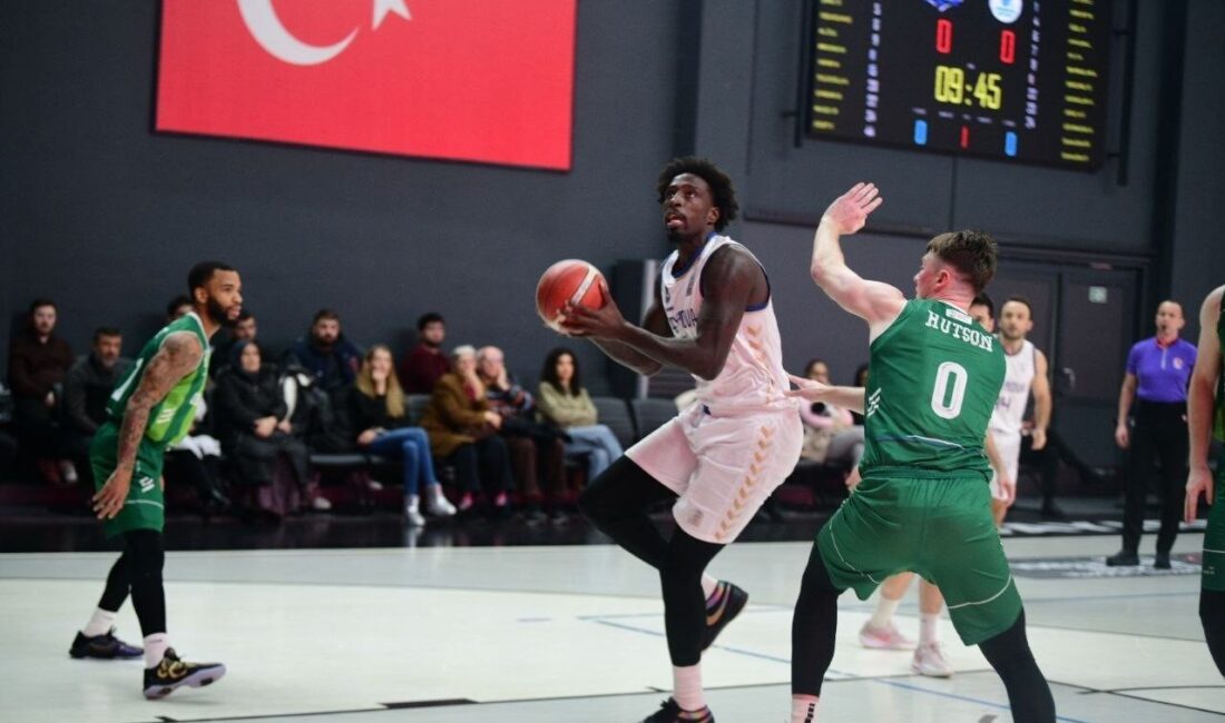Türkiye Sigorta Türkiye Basketbol Ligi (TBL) ekiplerinden Çayırova Belediyesi, Erkekler