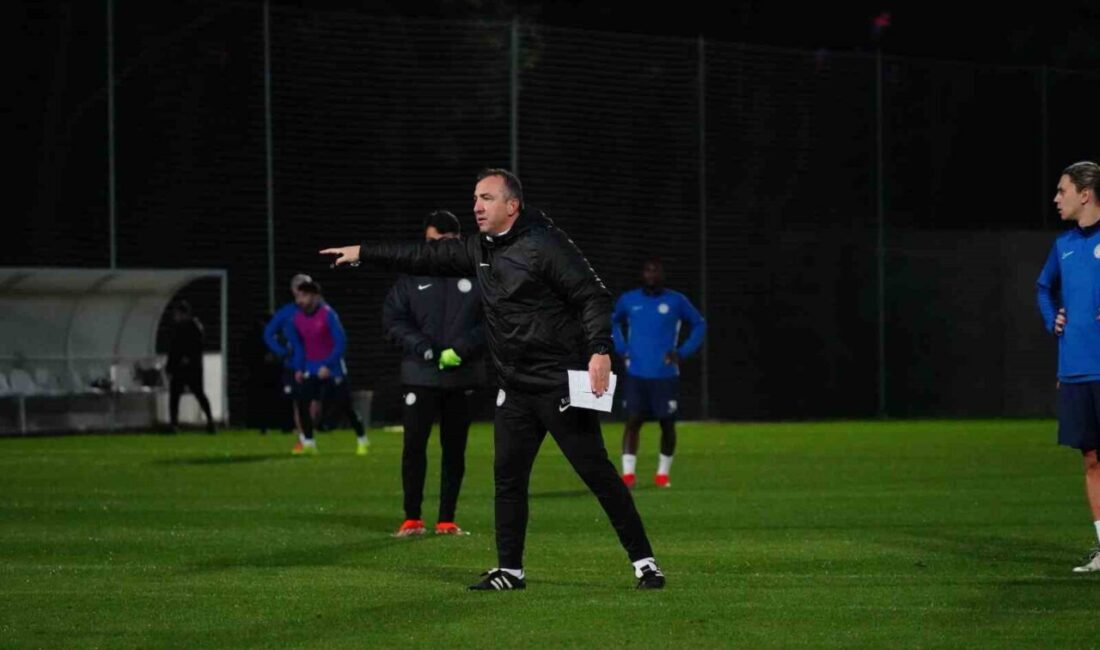 Çaykur Rizespor, devre arası kamp hazırlıkları için bulunduğu Antalya’da günü