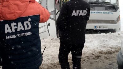 Kayseri’de cenaze taşıyan minibüsün devrilmesi sonucu 22 kişi yaralandı. Edinilen