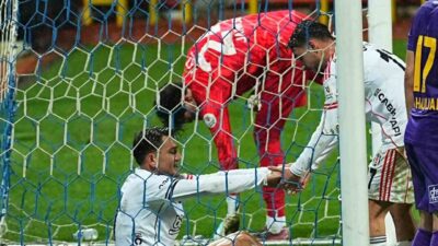 Beşiktaşlı futbolcu Cengiz Ünder, Eyüpspor ağlarına attığı golle siyah-beyazlı formayla