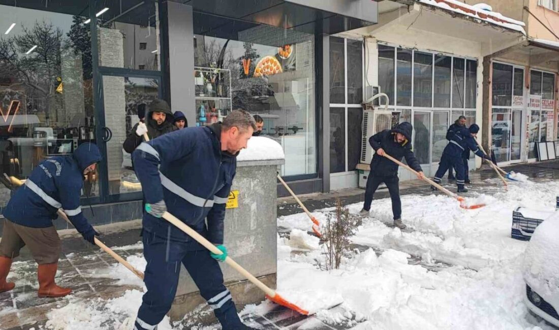 Dün akşam saatlerinden itibaren kar yağışının etkili olduğu Diyarbakır’ın Çermik