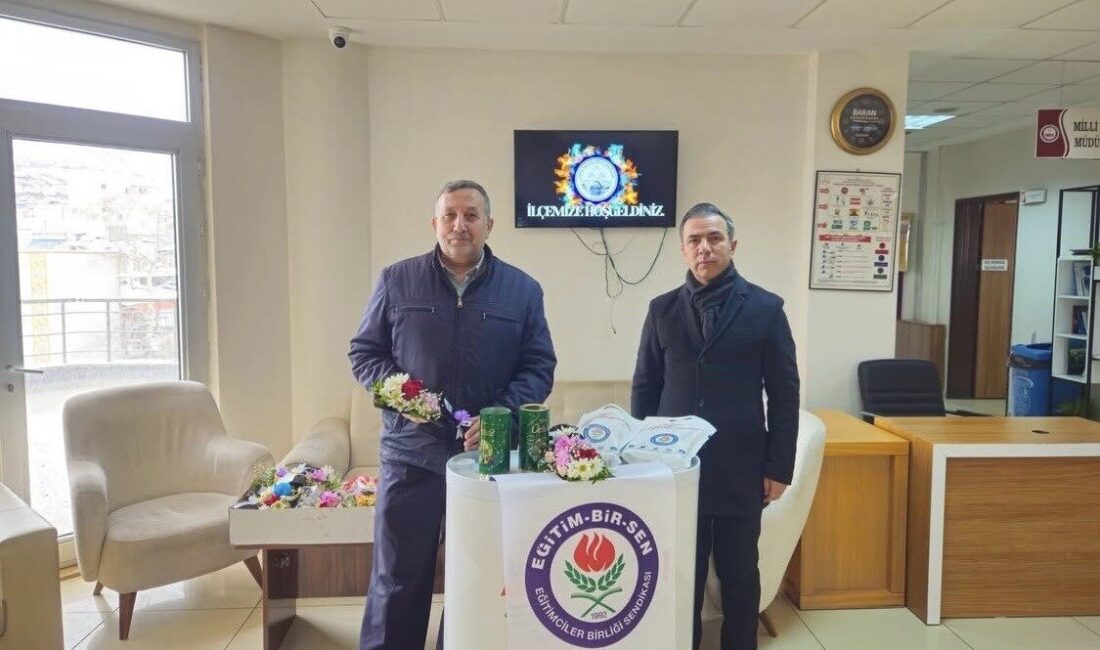 Diyarbakır’ın Çermik ilçesine atanan öğretmenler, İlçe Milli Eğitim Müdürlüğü binasında