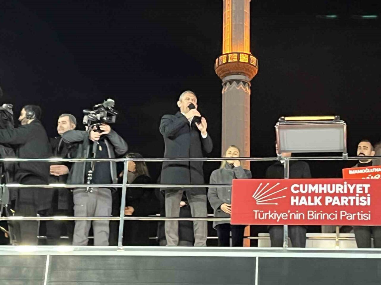 Cumhuriyet Halk Partisi (CHP) Genel Başkanı Özgür Özel, partisi tarafından