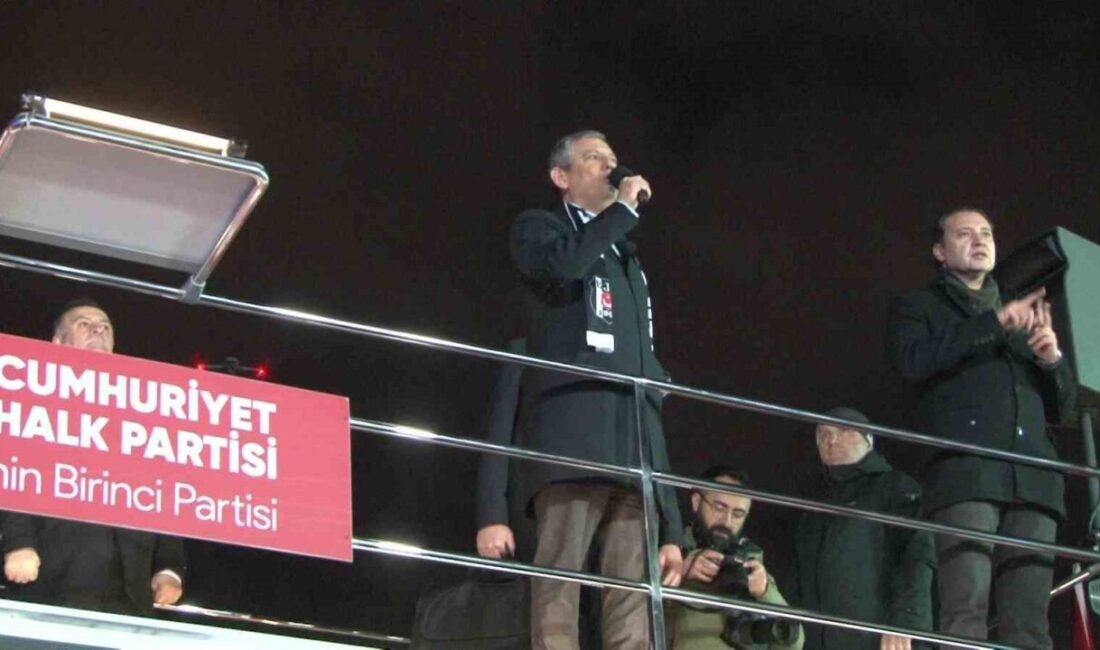 CHP Genel Başkanı Özgür Özel, partisi tarafından Beşiktaş’ta düzenlenen mitingde