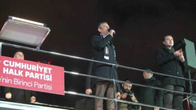 CHP Genel Başkanı Özgür Özel, partisi tarafından Beşiktaş’ta düzenlenen mitingde