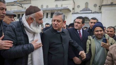 CHP Genel Başkanı Özgür Özel, “Eğer emekli geçinemiyorsa, ülkenin ana