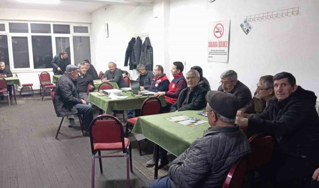 Afyonkarahisar’da çitçilere ’Bitki Koruma Ürünleri Uygulayıcısı Eğitimi’ verildi. Eğitim çalışması