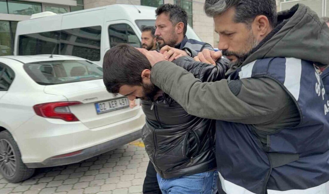 Samsun’da sokak ortasında bir kişiyi bıçaklayarak öldüren şahıs çıkarıldığı mahkemece