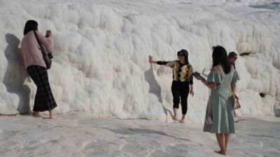 Denizli’de Turizm Fakültesi Turizm İşletmeciliği Bölümü öğretim üyesi Prof. Dr.