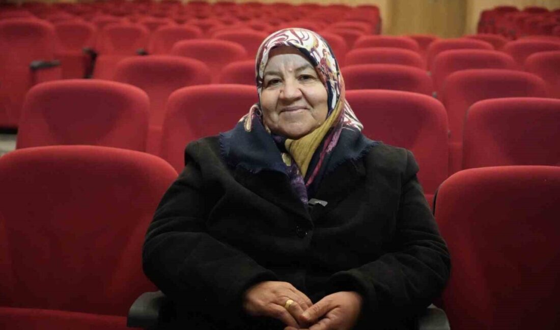 Niğde’de çocuklarını yazdırmak için geldiği belediye şehir tiyatrosunda oyunculuğa adım