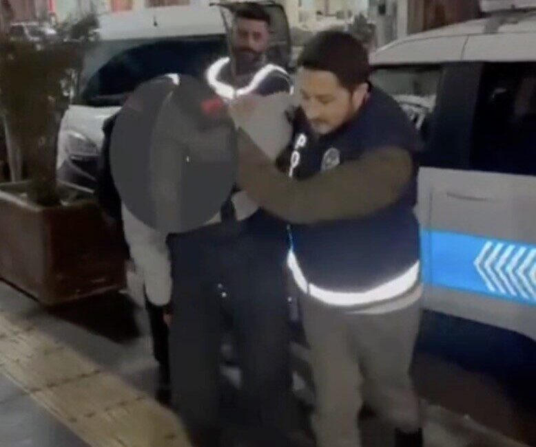 Çorum’un Sungurlu ilçesinde polis ekipleri tarafından, haklarında yakalama kararı bulunan