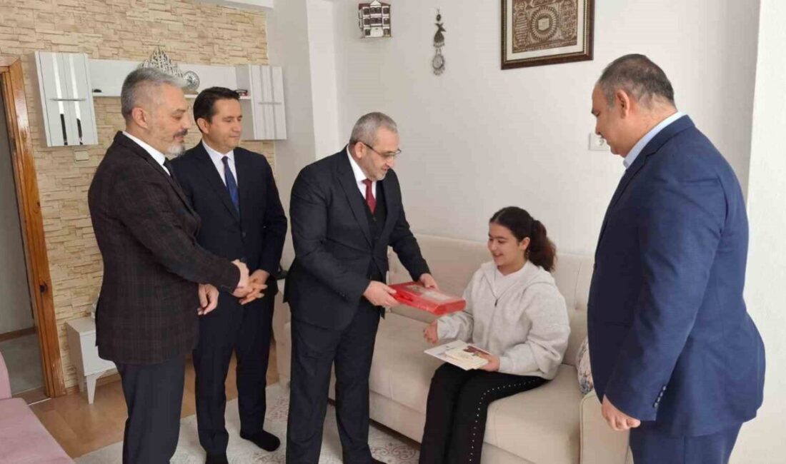 Çorum İl Milli Eğitim Müdürü Cemil Çağlar, evde eğitim hizmetinden