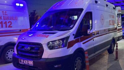 Çorum’da husumetlisi tarafından pompalı tüfekle vurulan bir genç hayatını kaybetti.