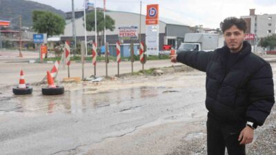 Hatay’ın Samandağ ilçesinde yol ortasında bulunan çukur nedeniyle 6 aracın