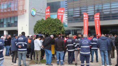 Adana’da sendika üyesi Çukurova Belediyesi işçileri, aylardır ödenmeyen alacakları ve