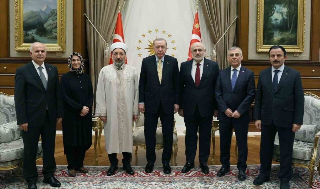 Cumhurbaşkanı Recep Tayyip Erdoğan, Diyanet İşleri Başkanı Safi Arpaguş ve