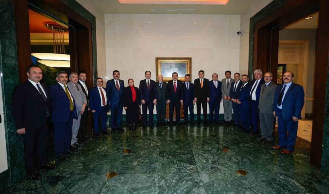 Cumhurbaşkanı Yardımcısı Cevdet Yılmaz, Avrupa’dan gelen Ezidi toplumu temsilcilerini Cumhurbaşkanlığı