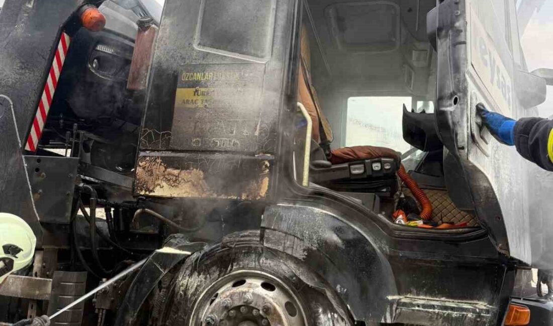 Kastamonu’nun Tosya ilçesinde D100 karayolunda seyir halindeki çekicide çıkan yangın