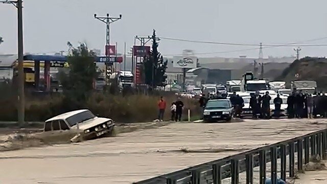 AK Parti Adana İl Başkanı Tamer Dağlı, Adana’da yaşanan sel
