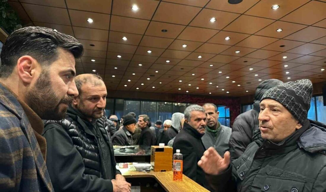 Malatya’da etkili olan kar yağışı nedeniyle Darende-Gürün güzergahında ilerleyemeyen sürücü