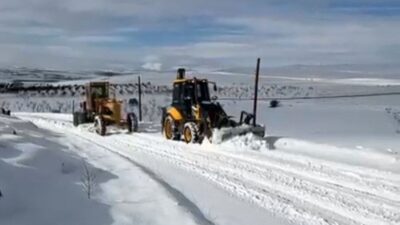 Darende Belediyesi, etkili olan kar yağışının ardından kırsal mahallelerde ulaşımın