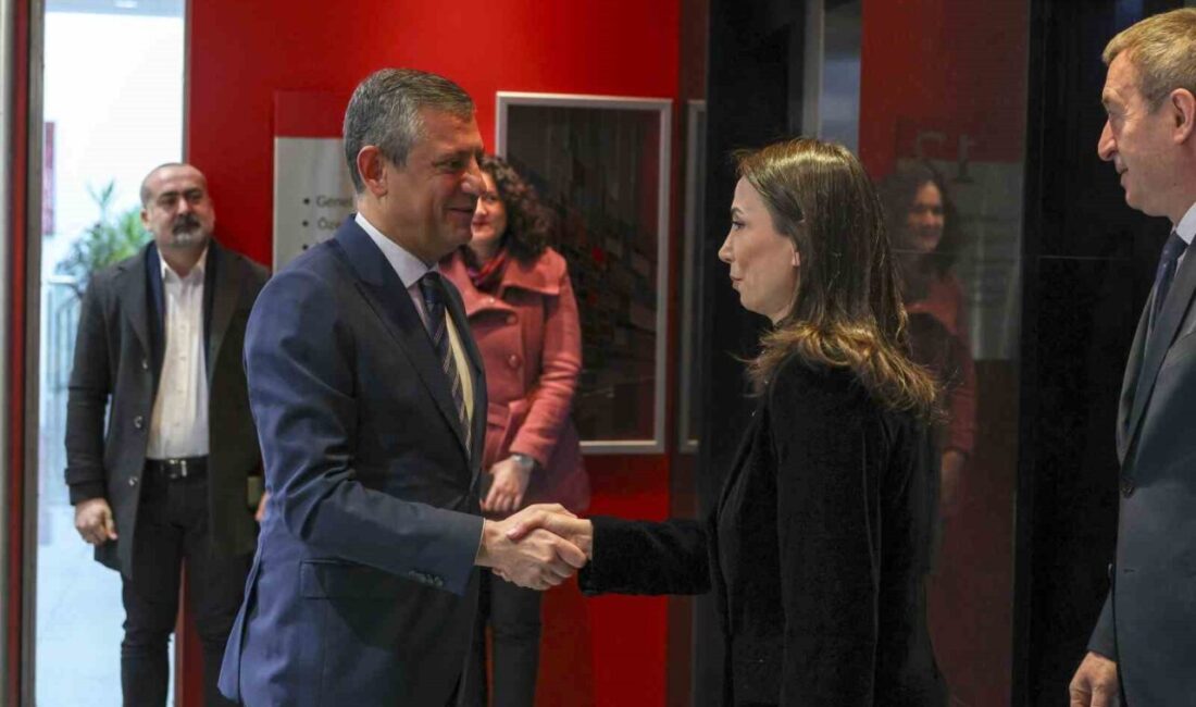 CHP Genel Başkanı Özgür Özel, DEM Partili Tuncay Bakırhan ve