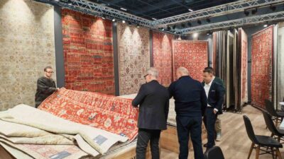 Manisa’nın Demirci ilçesinde yüzyıllardır sürdürülen halı dokumacılığı geleneği, İstanbul’da düzenlenen