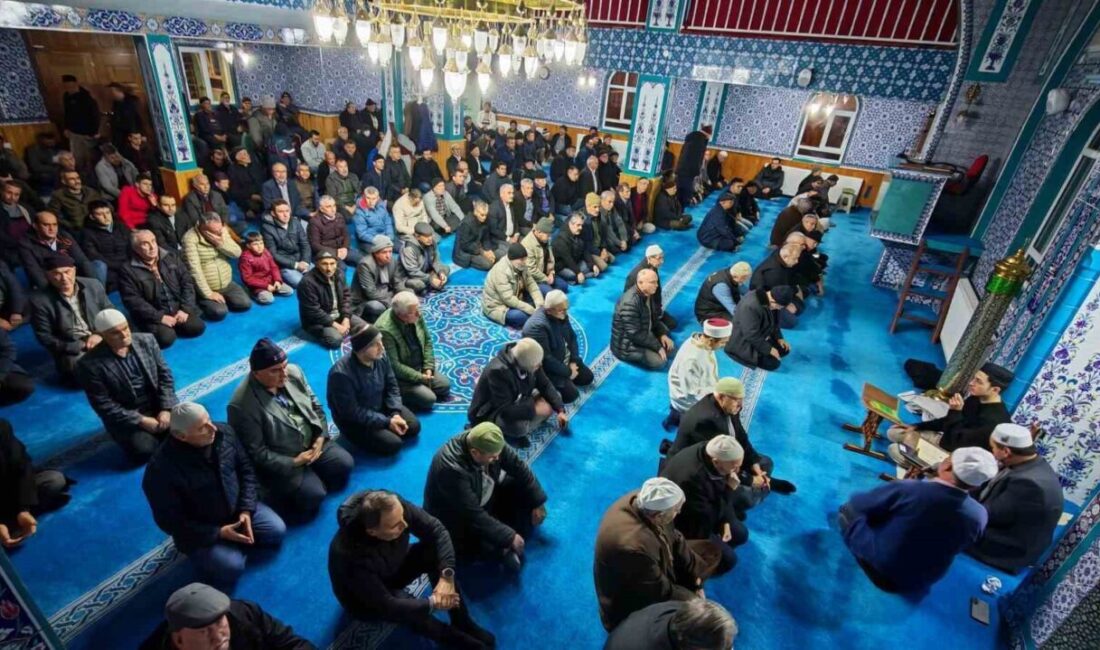 Demirci İlçe Müftülüğü tarafından Miraç Kandili dolayısıyla ilçedeki 7 camide