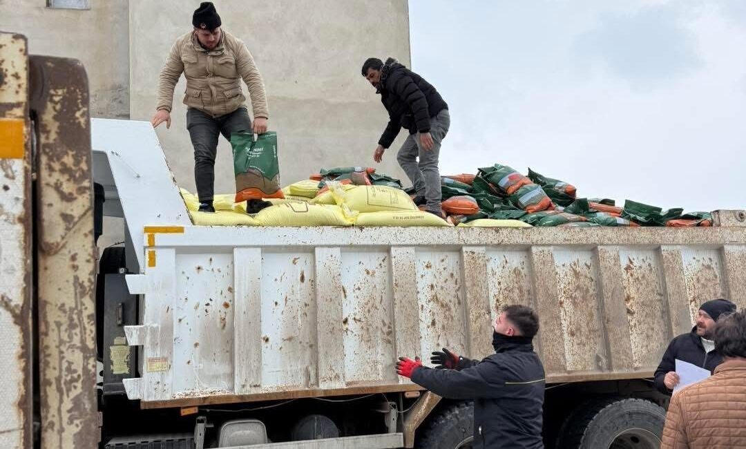 Bayburt’un Demirözü ilçesinde belediye tarafından çiftçilere yüzde 100 hibeli tarımsal