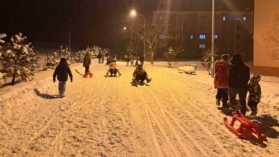 Bayburt’un Demirözü ilçesinde gerçekleştirilen Kızak Festivali, dondurucu soğukta renkli görüntülere