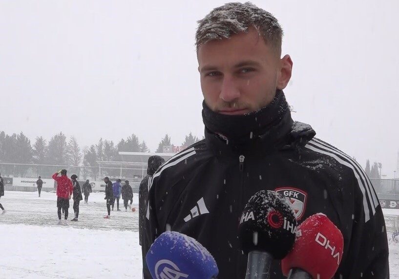 Gaziantep Futbol Kulübü, Konyaspor maçı hazırlıklarını kar yağışı altında sürdürürken
