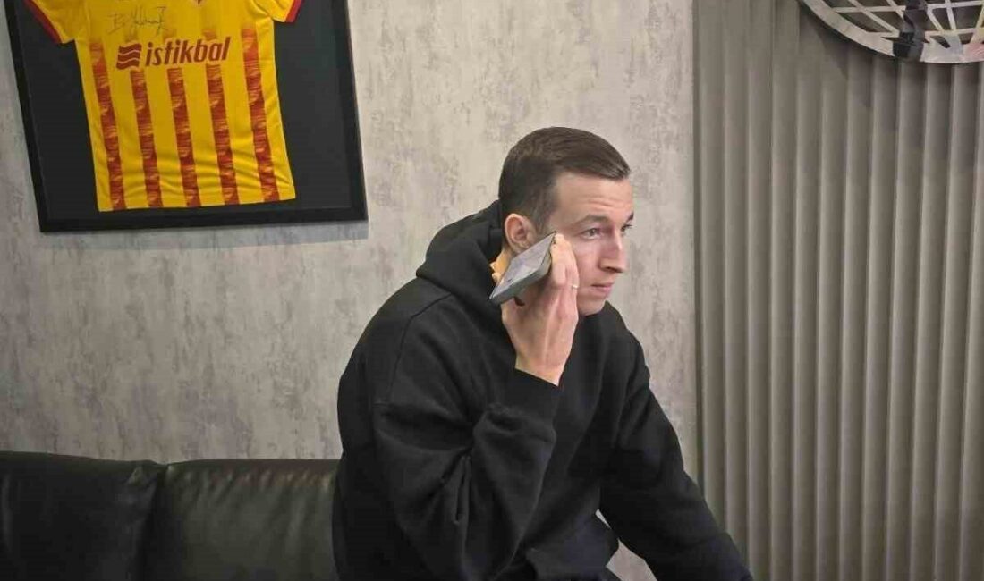 Süper Lig ekiplerinden Kayserispor’un yeni transferi Denis Makarov Kayseri’ye geldi.