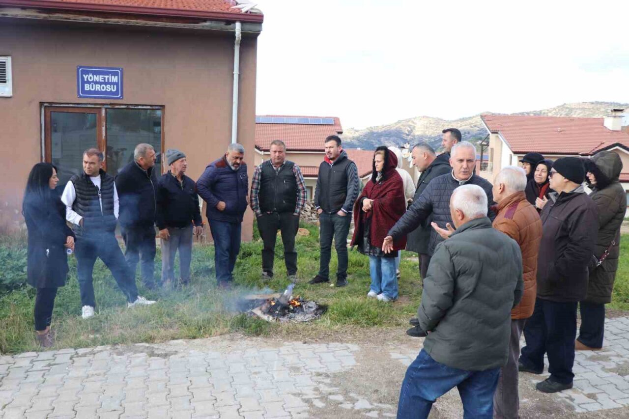 kaçak bedeli ödeyen site sakinleri çözüm istiyor. Denizli’de 2015 yılında