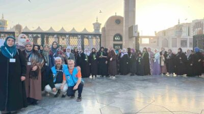 Denizli İl Müftülüğü organizasyonuyla Medine’de umre grubundaki kadın umreciler, sabah
