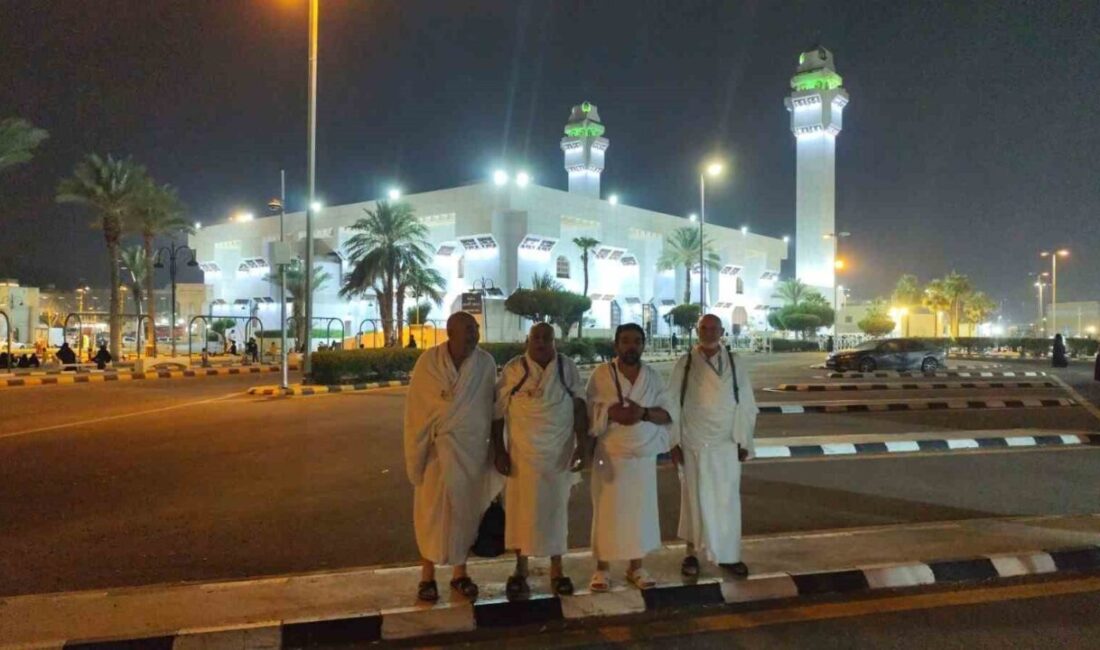 Denizli İl Müftülüğü organizasyonuyla kutsal topraklarda bulunan umre grubu, program