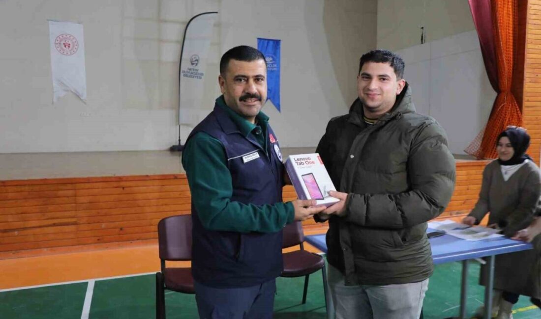 Hatay Büyükşehir Belediyesi’nin koordinasyonunda yürütülen “Kardeşim Ol” Projesi kapsamında öğrencilere