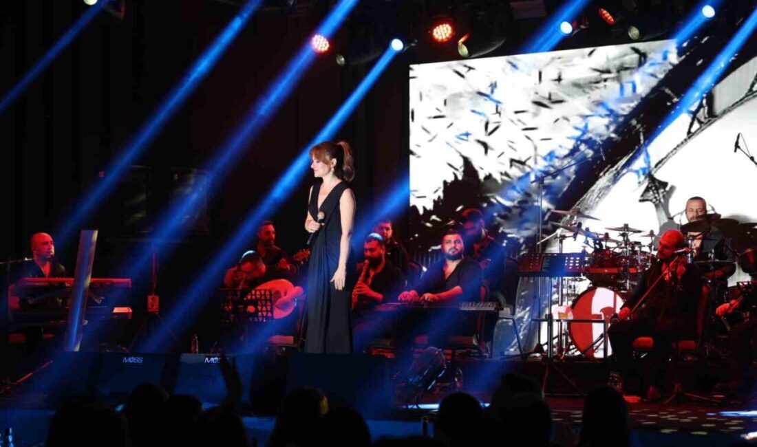 Türk müziğinin sevilen isimlerinden Derya Bedavacı, Nevşehir’de bulunan Marriott Otel’de