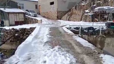 Kayseri’nin Develi’nin ilçesinde bulunan bir köprüde korkuluk olmaması vatandaşı tedirgin