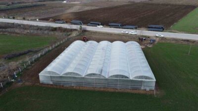 Adana’nın İmamoğlu ilçesindeki köylerinde devlet desteği ile sera kuran aralarında