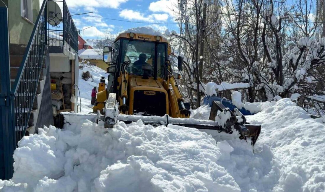 Sivas’ta kepçe operatörü olan köy muhtarı, devlete yük olmamak için