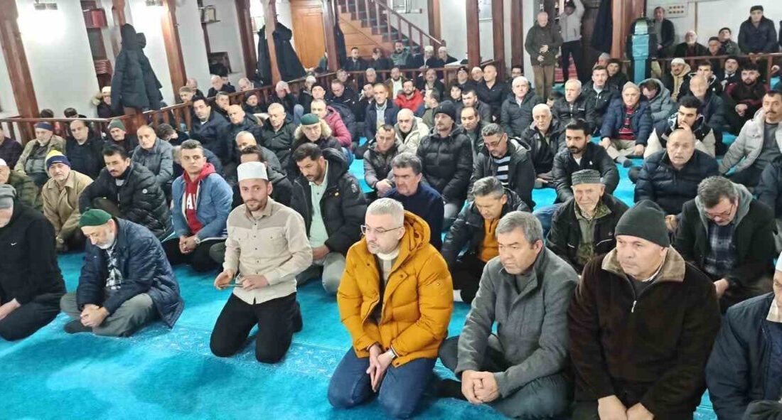 Devrek’te Miraç Kandili vatandaşlar tarafından coşku içerisinde idrak edildi. Zonguldak’ın